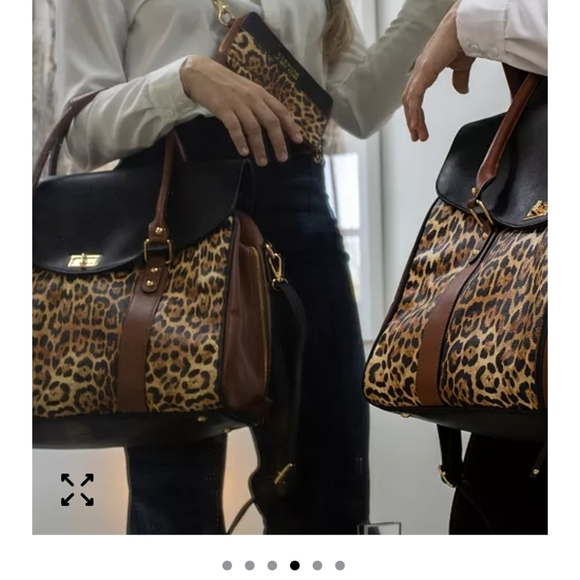 Badgley Mischka Vegan Leopard Pouch Belt Bag Crossbody Bag. - Picture 4 of 12